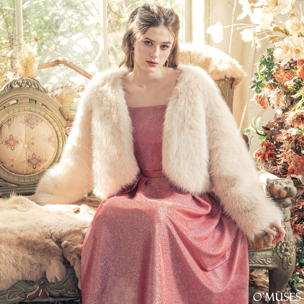 仿狐狸毛杏色外套11-A16