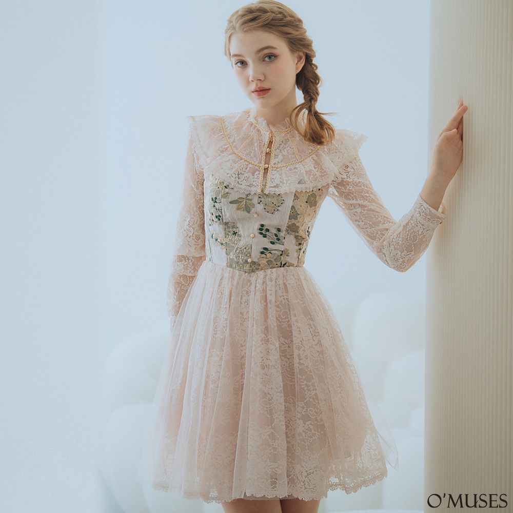 重工緹花拼接蕾絲杏色短洋裝Y28-7162