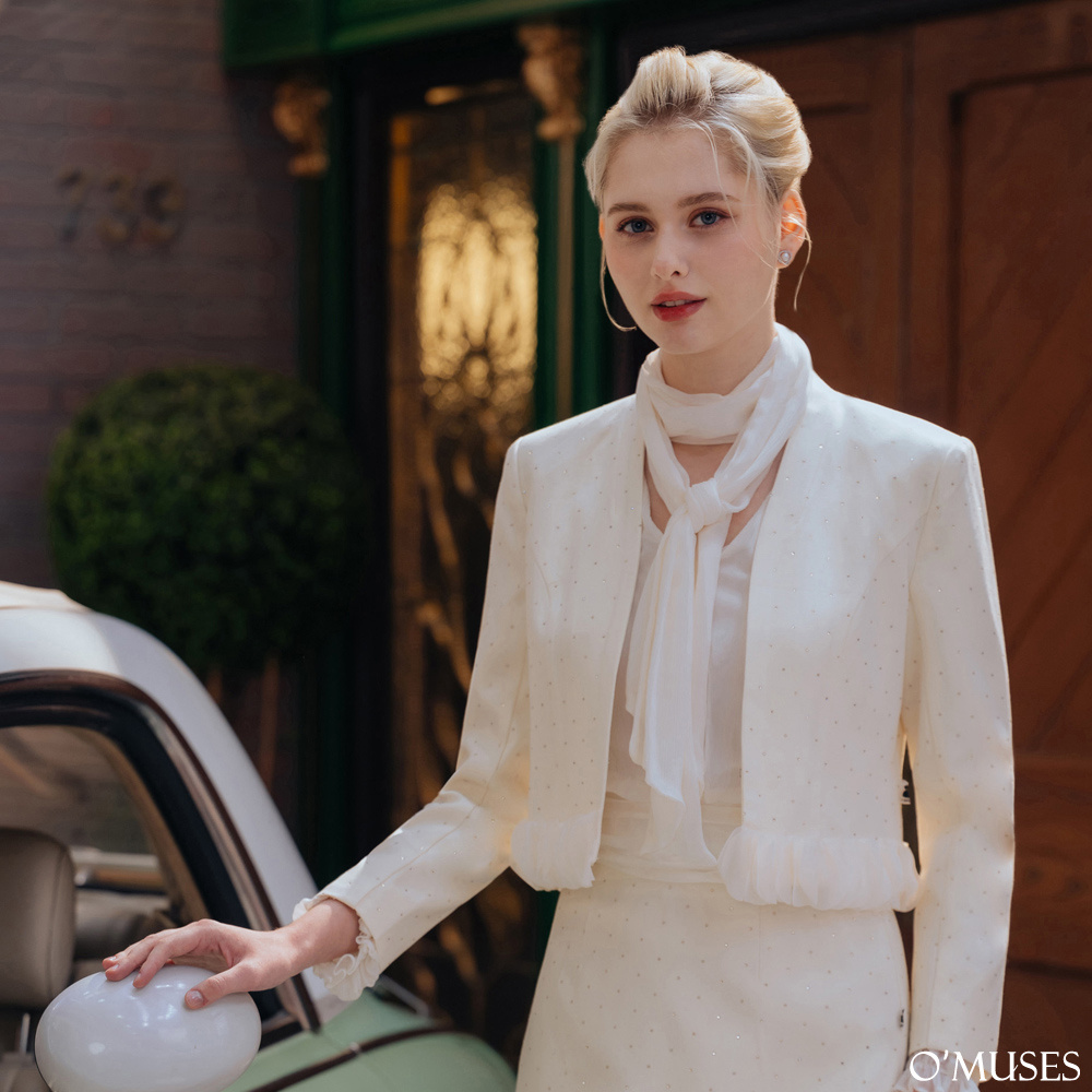 花朵燙鑽杏色西裝外套11-31626