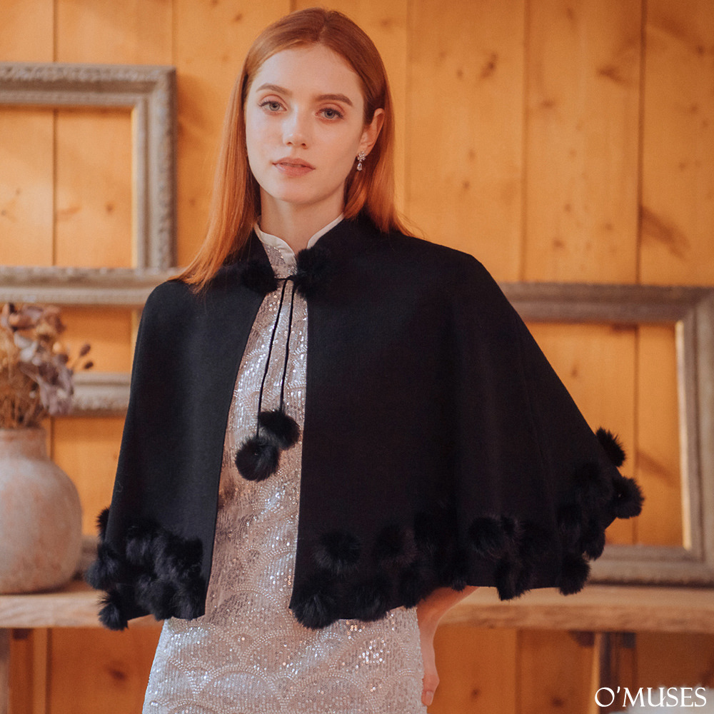 毛呢斗篷兔毛球黑色披肩外套11-7378