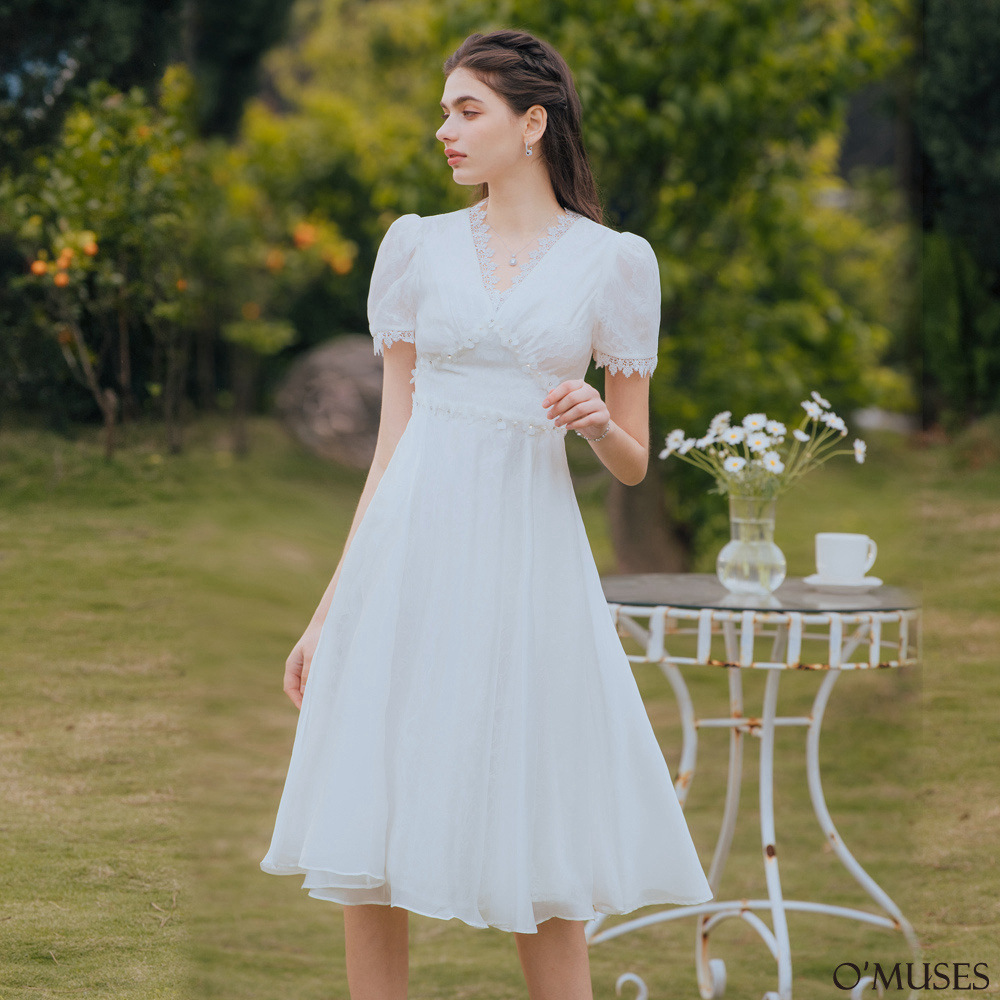 重工V領蕾絲刺繡白色長禮服29-30588