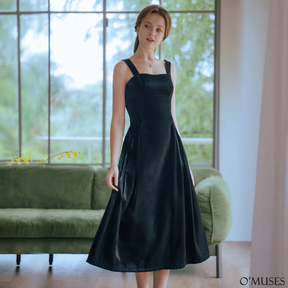 細肩帶仿絲絨黑色口袋長洋裝60-L361