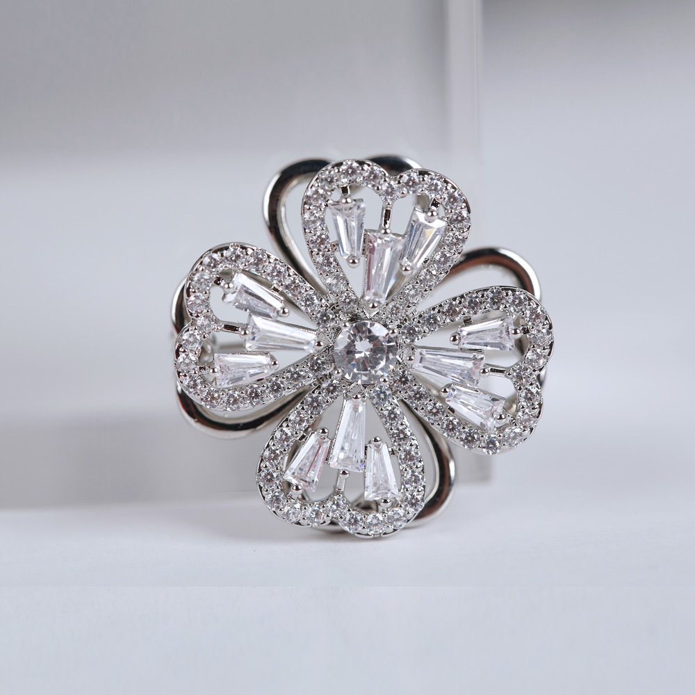 幸運草鋯石銀飾胸針6301710K400