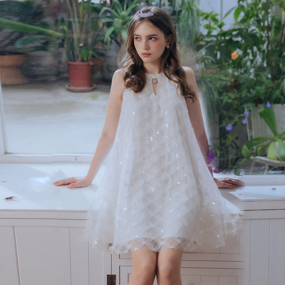 削肩菱格紋白色短洋裝28-30703-1